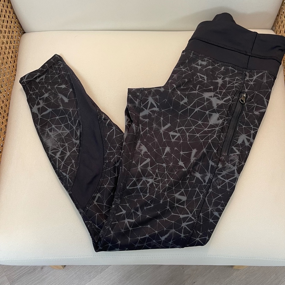 Lululemon Inspire Tight II, Star Crushed Coal Black size 6